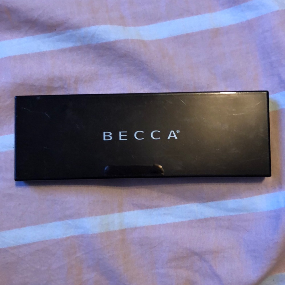 Becca ombré rouge eye palette